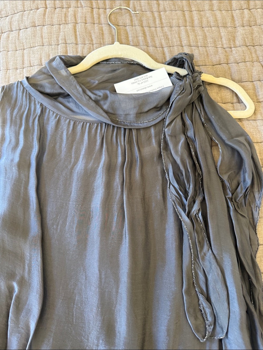 SHUN Gray One-Shoulder Scarf-Tie Blouse